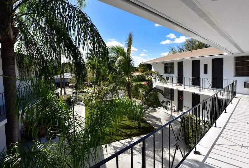 STR - Broadwaysuites Downtown 