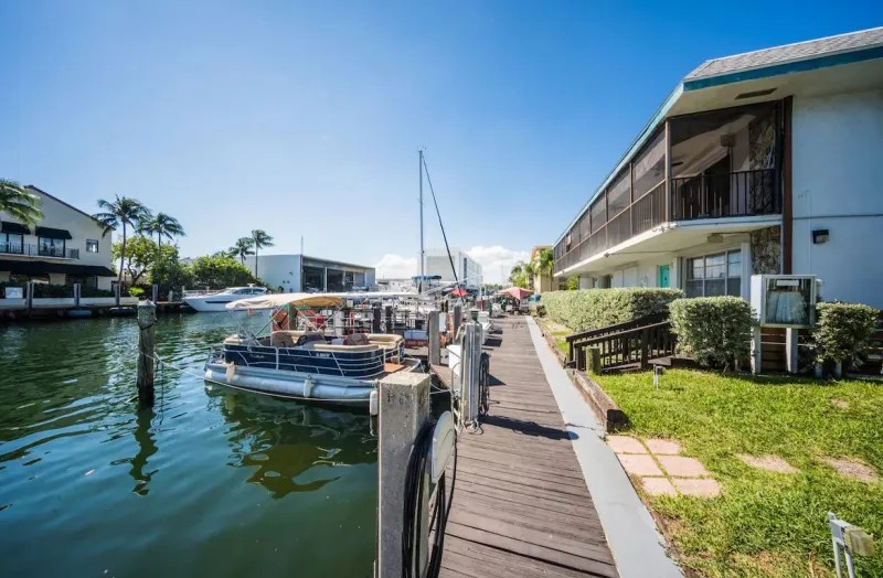 STRS - Mahalo Isles by Rocketstay