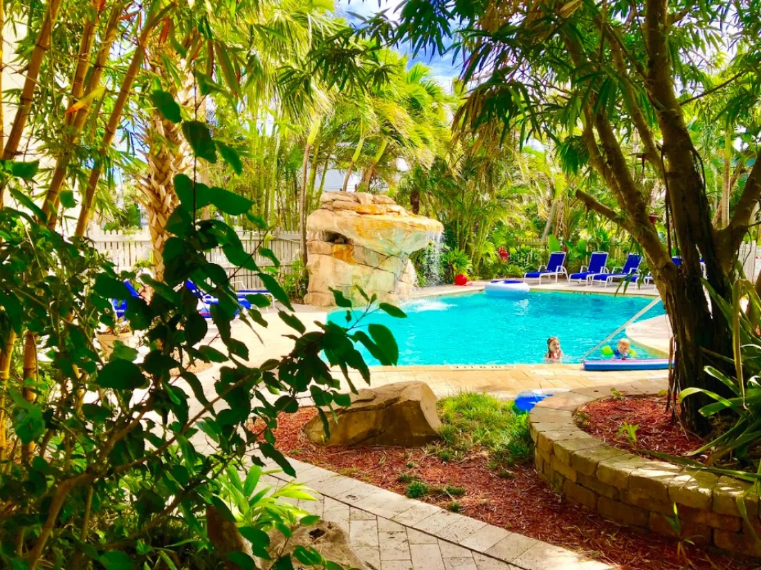 STRS - Riverside by the beach Apartments